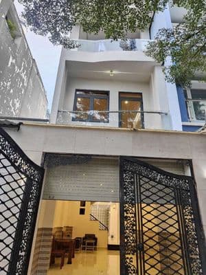 Cho thuê nhà đẹp nguyên căn Cao Thị Chính, phường phú thuận, Quận 7
