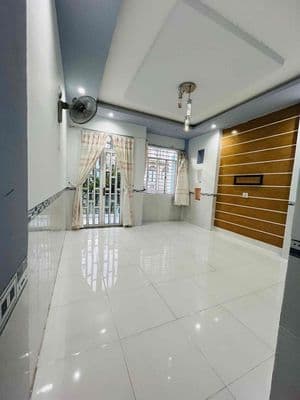 Cho thuê nhà: trệt 1 lầu - có pn trệt- hưng phú - cần thơ- 10 triệu