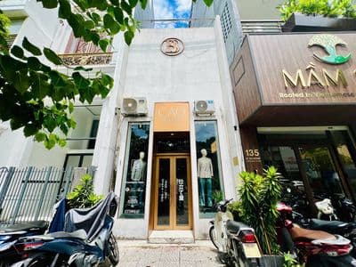 Mặt tiền lê thị riêng , quận 1 - 4x14m - trệt lửng - giá: 40 triệu