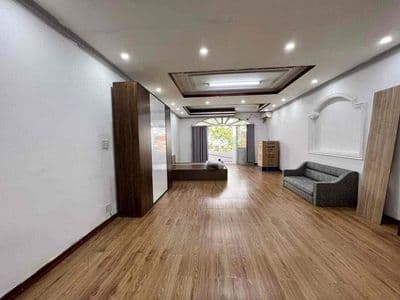 Căn Hộ 50m² Ban Công Gần HCMUT & UMP – Gần Chợ Lớn, Trung Tâm Q10