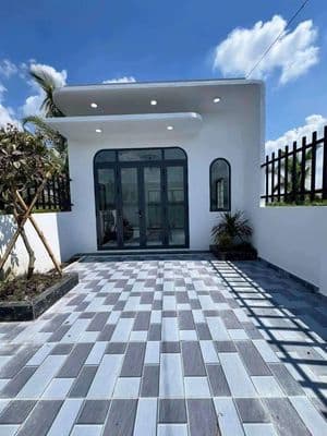 Nhà cấp 4 mới 5×23 thổ 1tỷ2 xã tầm vu_ Long An..đường ôtô rẻ mà đẹp
