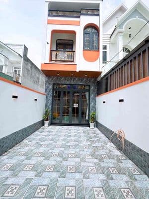 Nhà ngay sau bên xe Buýt Hưng Long, sổ hồng riêng có hoàn công