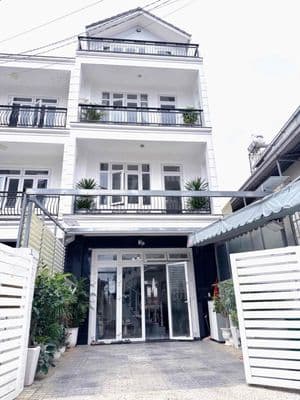 Nhà Phan Đình Giót. Ngay chợ Ngô Quyền