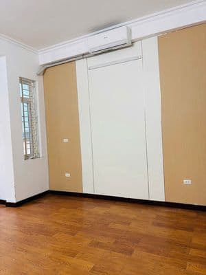 nhà ngõ 1 nguyễn văn huyên 75m x4T ô tô đỗ cửa
