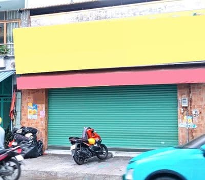 Mặt tiền nơ trang long 7m ngang có gác lửng vỉa hè rộng cho mở quán ăn