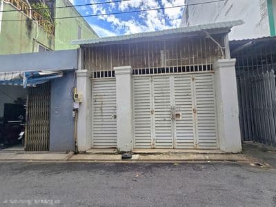 Cho thuê nhà hẻm 6m Trường Chinh, Tân Bình. DT 5x25- 6pN,2wc