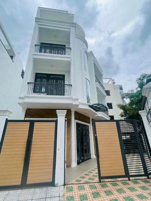 Bán Biệt Thự Phố 215m2 6PN Sân vườn hẻm 688 Lê Đức Thọ Giá 17.5Tỷ
