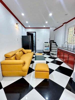 Nhà lầu kiên cố đường Nguyễn Văn Cừ gần Cao Đẳng Y Tế