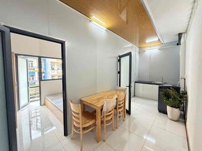 Căn hộ 2 phòng ngủ mới tinh - bancol siêu đẹp ngay luỹ bán bích-âu cơ