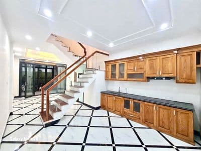 Cho thuê nhà Giải Phóng - Rộng rãi sạch đẹp - 5PN - Ở ngay