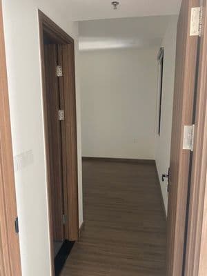Căn hộ cho thuê 2pn2wc view sông sẵn máy lạnh bếp rèm đường bờ kè