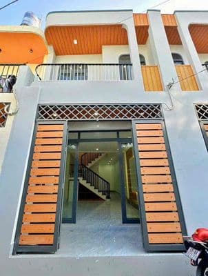 Nhà lầu gần bờ hồ Búng Xáng TP Cần Thơ, thông qua Nguyễn Văn Cừ