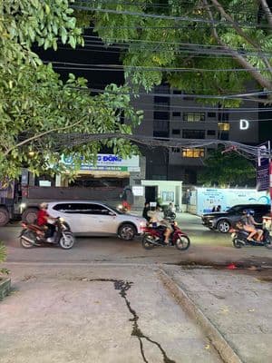 Cho thuê mặt bằng tầng 1 đối diện bệnh viện Phương Đông