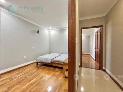 cho thuê căn hộ 2 phòng ngủ full nội thất toà lớn thang máy hầm xe
