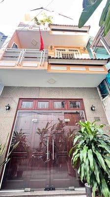 Nhà 3 tầng Phạm Văn Đồng khu Ven Sông 5m*18m 90m2 Sổ hồng Chính chủ