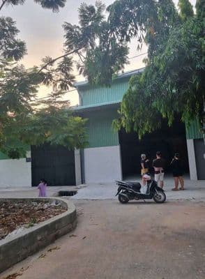 Cần cho thuê kho PTTN DT 9 x 18 có gác Lửng .giá 20 triệu TL xe tải