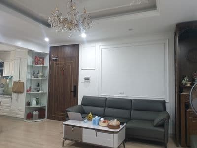 Cho hộ gia đình thuê căn góc 140m2