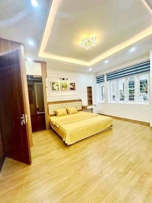 Bán nhà Hoàng Quốc Việt, 43m², 4 tầng, full nội thất