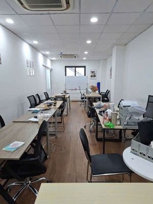Văn phòng Quận 1, 80m2 giá 33 triệu/tháng tòa nhà VP Trần Khắc Chân