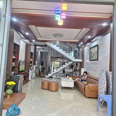 CHO THUÊ NHÀ 3 tầng: Đường ĐỒNG BÀI - MỚI ĐẸP - 5 phòng -đủ nội thất