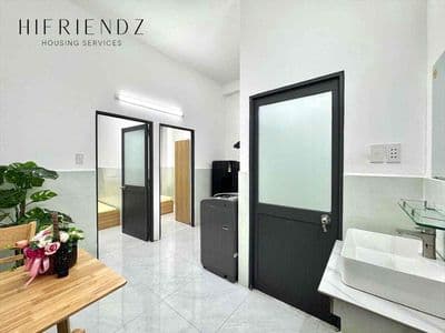 Cho thuê chung cư mini 2pn 1wc cách quận 5 1 cây cầu
