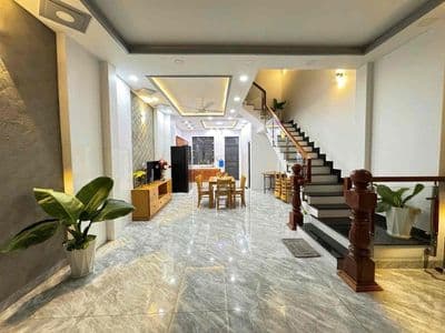 Cho thuê dài hạn nhà nguyên căn mới xây dựng 4 phòng ngủ khu đô thị ac