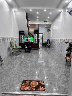 Cho thuê nhà xuân thới đông 7tr/ tháng 3pn , 2wc có nội thất