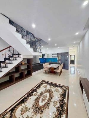 194 cho thuê nhà 4 tầng mặt tiền trương quang được