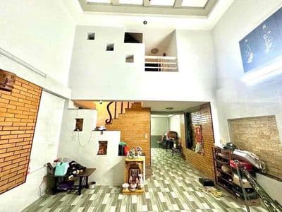 Nhà hẻm xe hơi rộng rãi thoáng mát, cho share phòng