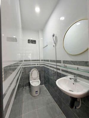 cần cho thuê nhà mặt tiền đường phạm văn đồng gần gigamall
