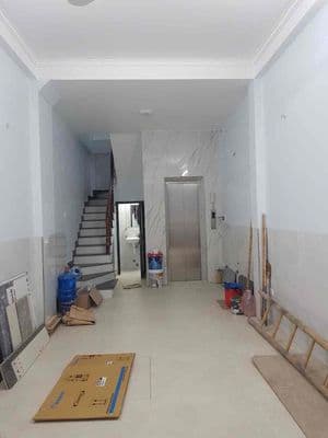 Nhà ở 6 tầng có thang máy cho thuê ngõ 264 Ngọc Thuỵ