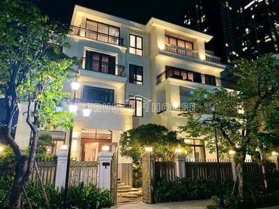 Nhà cho thuê lê văn sỹ phú nhuận * 10x25m * trệt 3 lầu