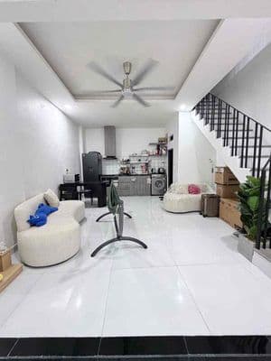 nhà 2Tầng Mới tặng Nội Thất Q8