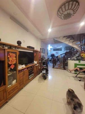 Hiếm - Nhà Đỗ Xuân Hợp mặt tiền 3 tầng 4 phòng ngủ 3 nhà vệ sinh