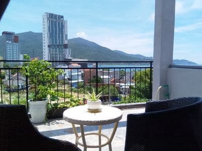 Căn hộ bình dân, ban công rộng, thoáng, sát biển Mân Thái