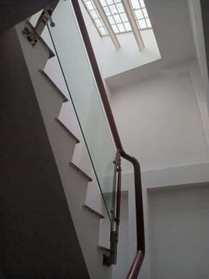 nhà sạch sẻ vô ở liền cho thuê 6 tháng