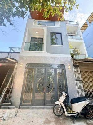 1 căn ra Mặt Tiền Phạm Hùng -HXH 3Tầng mới Đẹp 4 Phòng Sổ Hồng Riêng