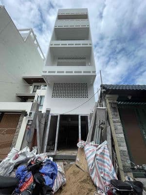 Nhà nguyên căn mới 100% đang hoàn thiện