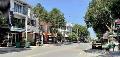 Cho thuê nhà 1 trệt 2 lầu mặt tiền đường N1 khu dân cư D2D