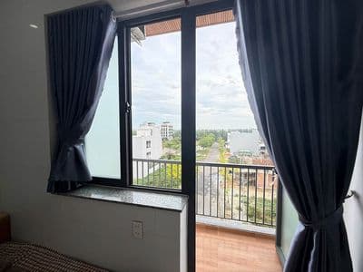 Căn hộ full nội thất ban công khu FPT, giặt sấy chung