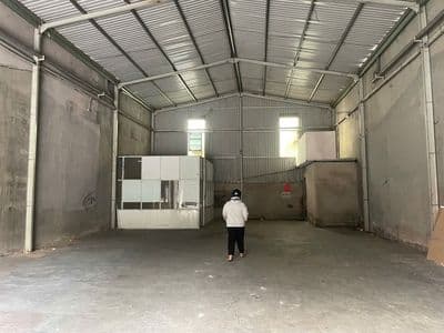 Cho thuê kho 200m2, giá 20tr/KCN Sống thần