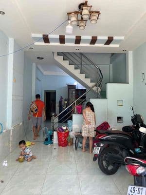 Cho thuê nhà nguyên căn nằm ngay sau lưng Emart Phan Huy Ích