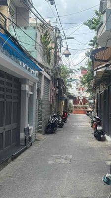 Bán Nhà Quận 4 - Khu Xóm Đạo