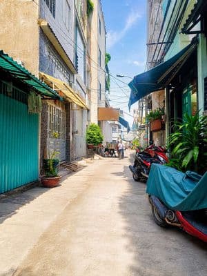 Chỉ 3,65 tỷ nhà 2 tầng -32m2-2pn cạnh lê cơ - giáp q6 hẻm ô tô