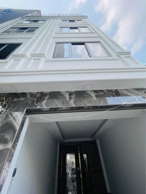 Nhà Lạc Long Quân - Tây Hồ View Hồ Tây 7 Tầng Thang Máy 10 Tỷ