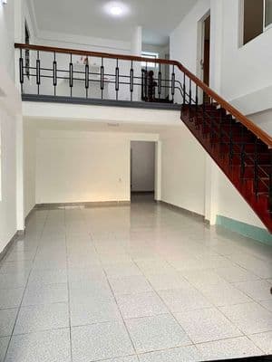 Cho thuê nhà đường: nguyễn văn cừ - gần hải vân