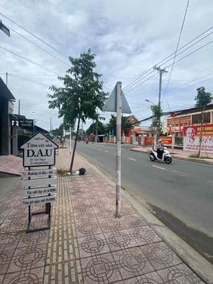 Cần bán đất full thổ cư 559m2 (Mặt tiền)