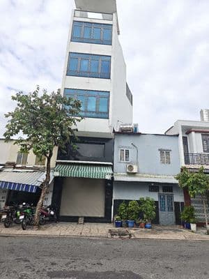 Mặt tiền Phạm Văn Chí với đs 9 nhà mới như hình