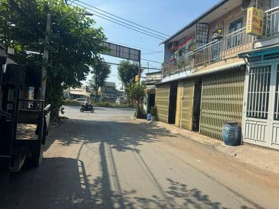Bán nhà mặt tiền Lê Thị Hoa, 2 căn ra QL1A, ngay chợ đầu mối Thủ Đức