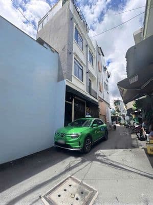 Bán Nhà Phan Huy Ích - 32m2 - 4 Tầng BTCT - Sát Emart .